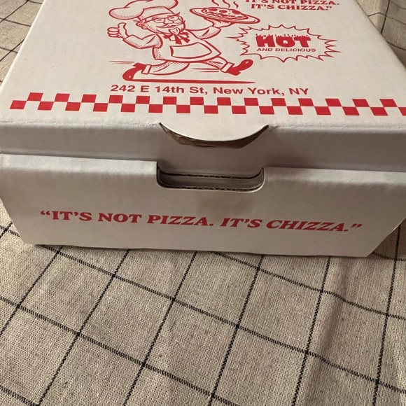 KFC Chizza Kentucky Fried Chicken Pizza Chizzeria Box Napkins Col Sanders Used - Picture 6 of 8